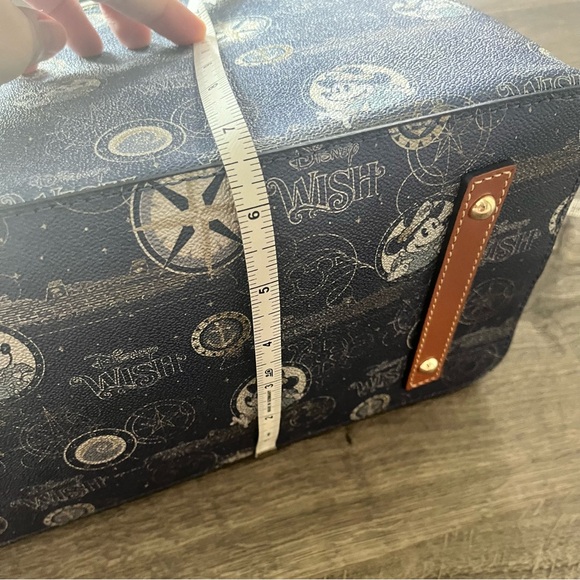 NWT Dooney & Bourke Disney Cruise Line Wish Inaugural Tote - Picture 14 of 16